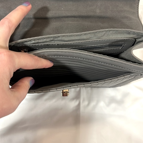 NWT Badgley Mischka quilted black crossbody - Picture 9 of 9